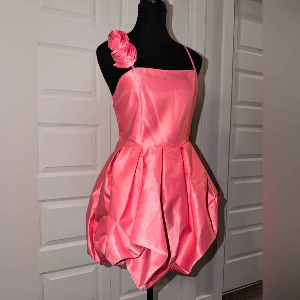 PrettyLittleThing Pink Satin Bubble Dress with Rose Detail - NWT 💕